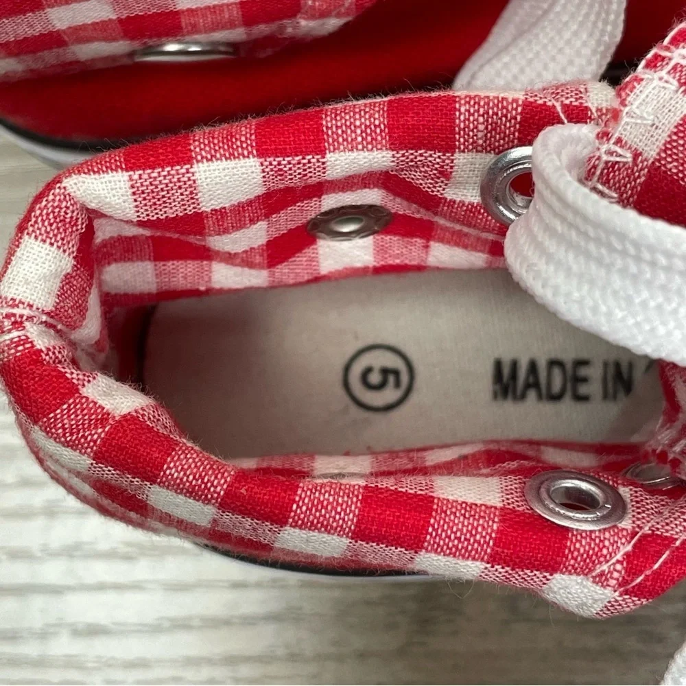 Kids sz 5 White and Red Checkered‎ High Top Canvas Sneakers Everyday Use
